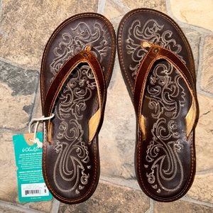 Olukai Stitched Leather sandals